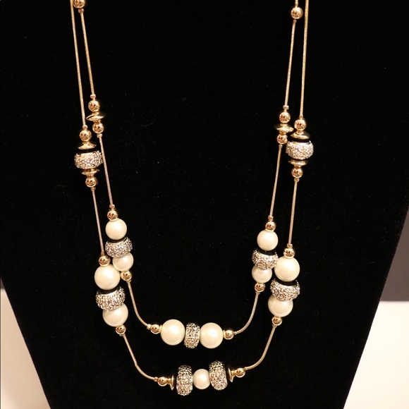 New w tags Dillard’s pearl & silver layer necklace - Picture 3 of 8